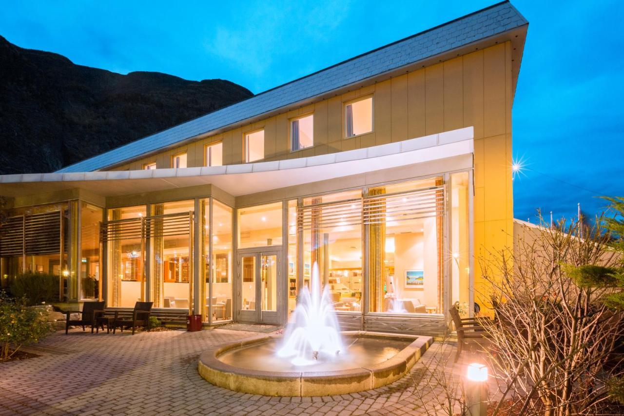 Klingenberg Hotel Årdalstangen Buitenkant foto