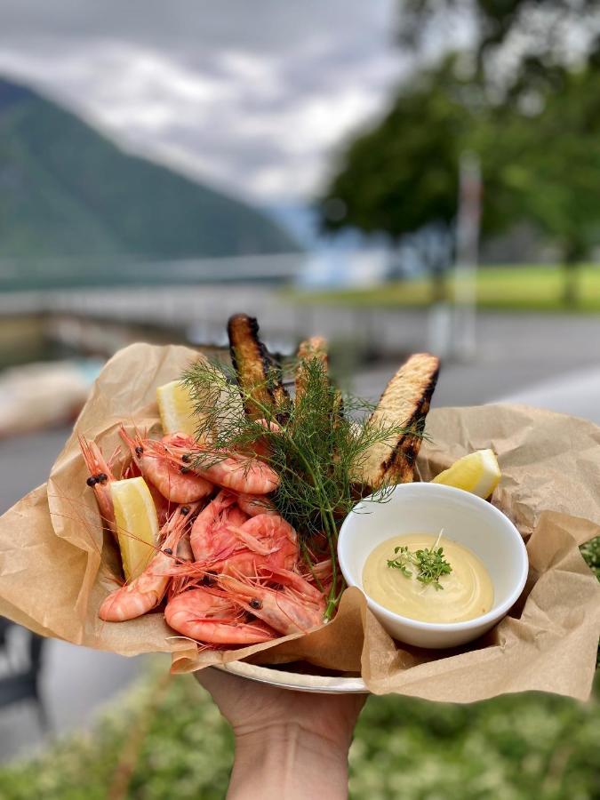 Klingenberg Hotel Årdalstangen Buitenkant foto